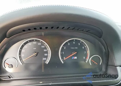 2013 BMW M5 z USA, uszkodzony, nr VIN WBSFV9C56DC772717